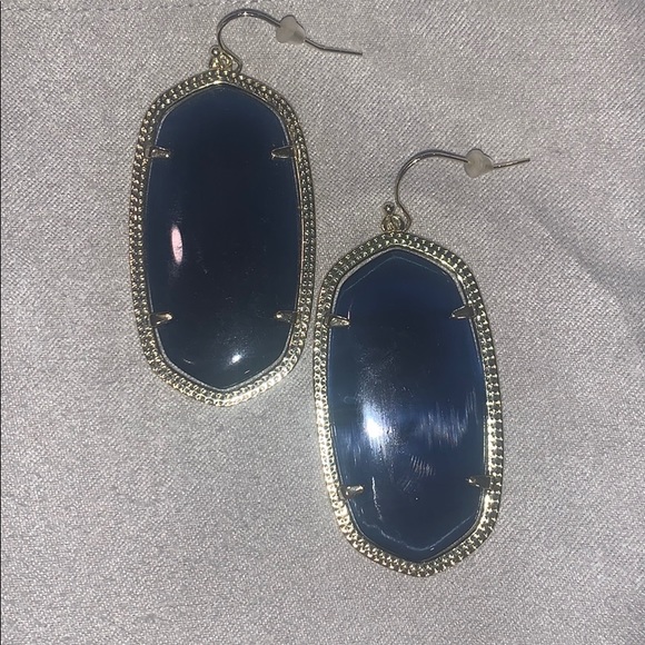 Kendra Scott Earrings - Picture 2 of 3